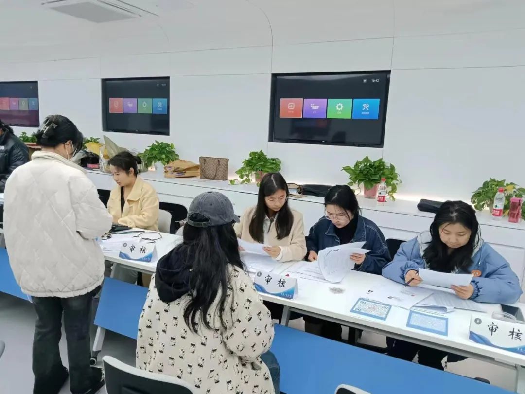 雲南工商(shāng)學院2024年護士執業(yè)資(zī)格證考試确認工作圓滿完成！